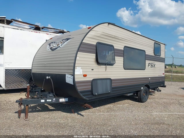43129370 :رقم المزاد ، 4X4TWDT12KY093271 vin ، 2019 Forest River Wildwood مزاد بيع