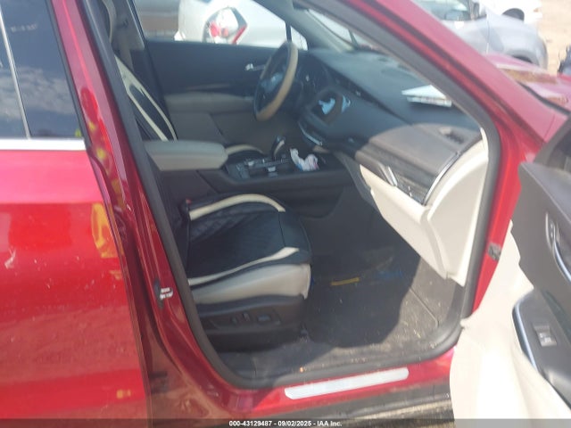 2019 CADILLAC XT4 1GYFZDR49KF134917 Photo 4