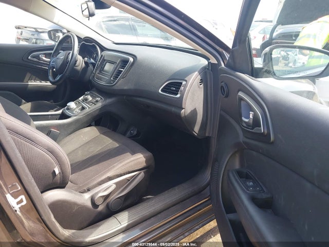 1C3CCCAB0FN681010 Chrysler 200