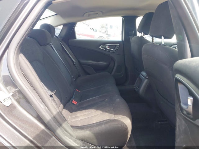 1C3CCCAB0FN681010 Chrysler 200