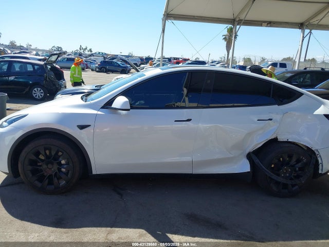 7SAYGDEE5RA226432 Tesla Model Y