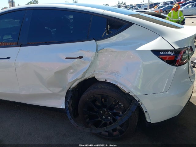 7SAYGDEE5RA226432 Tesla Model Y