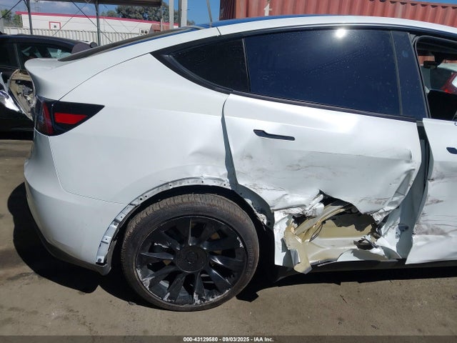 7SAYGDEE5RA226432 Tesla Model Y