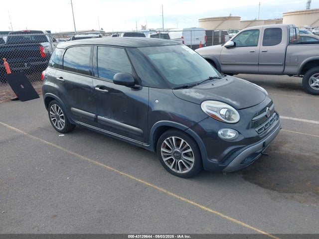 2018 FIAT 500L ZFBCFADH4JZ041118