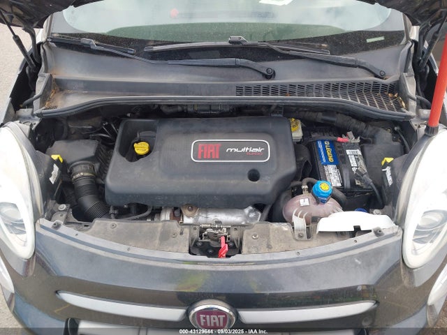 2018 FIAT 500L ZFBCFADH4JZ041118 Photo 9