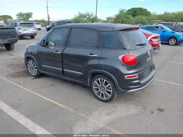 2018 FIAT 500L ZFBCFADH4JZ041118 Photo 2