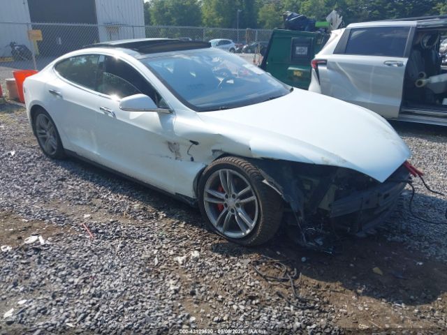 2015 TESLA MODEL S 5YJSA1H20FFP78214