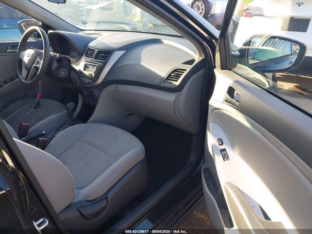 KMHCT5AE1HU326109 Hyundai ACCENT SE