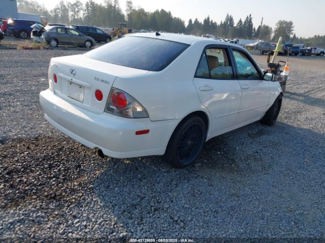 2001 LEXUS IS 300 JTHBD182210006987 Photo 3