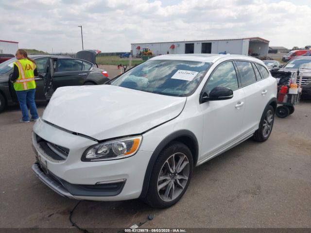 2016 VOLVO V60 CROSS COUNTRY YV4612HK2G1008157 Photo 1