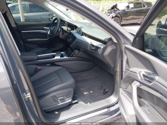 2024 AUDI Q8 E-TRON WA15AAGE8RB054393 Photo 4