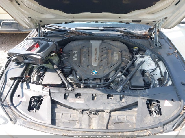 2014 Bmw Alpina B7 მანქანა იყიდება აუქციონზე, vin: WBAYE8C53ED780597, აუქციონის ნომერი: 43130128