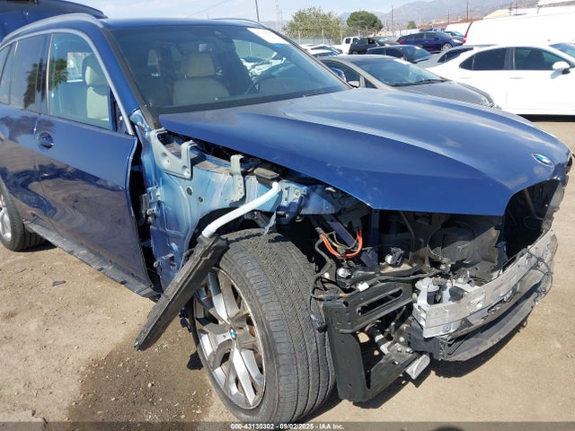 5UXCR4C08M9E86467 BMW X5