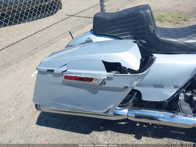 Harley-Davidson Road Glide 2023 1HD1KHC18PB660687 Image 15