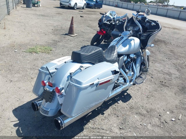 Harley-Davidson Road Glide 2023 1HD1KHC18PB660687 Image 4