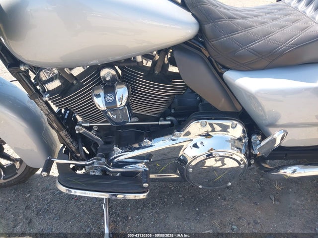 Harley-Davidson Road Glide 2023 1HD1KHC18PB660687 Image 9
