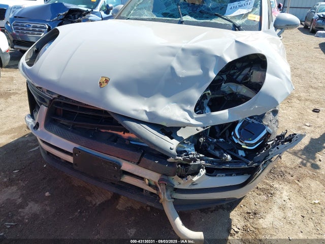 2022 PORSCHE MACAN WP1AA2A57NLB05128 Photo 5