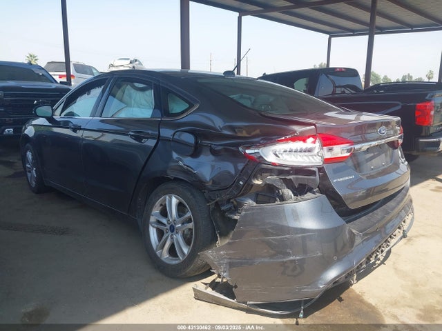 Ford 2018 2018 3FA6P0HD0JR281821 Image 3