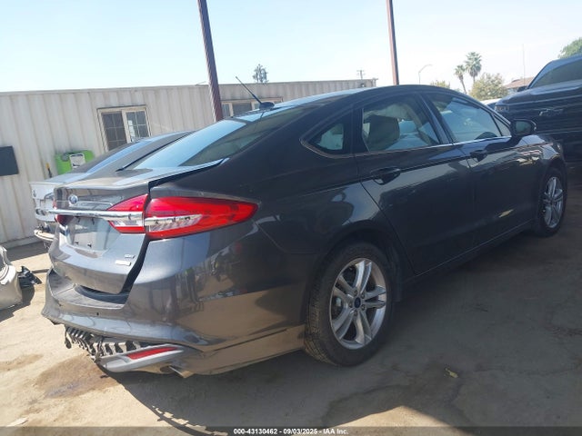 Ford 2018 2018 3FA6P0HD0JR281821 Image 4