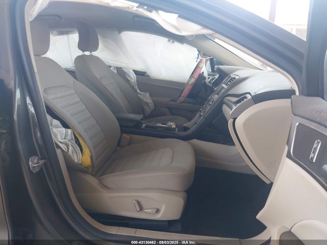 Ford 2018 2018 3FA6P0HD0JR281821 Image 5