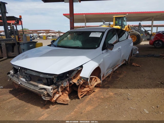 Nissan 2025 2025 1N4BL4CV0SN322552 Image 2