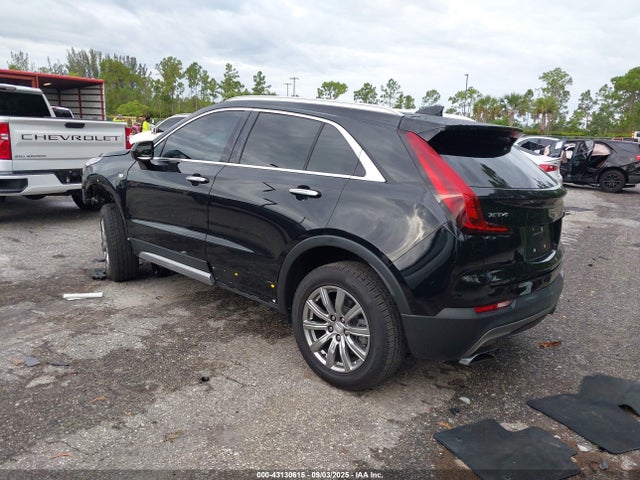 2020 CADILLAC XT4 1GYFZCR43LF138960 Photo 2