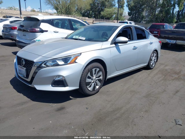 Nissan 2020 2020 1N4BL4BV3LC140827 Image 2