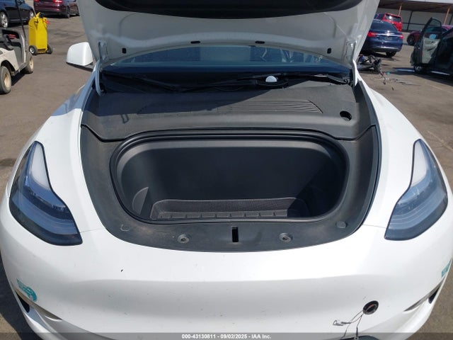 2021 TESLA MODEL Y 5YJYGDEE2MF199585 Photo 9