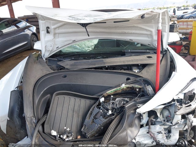 5YJ3E1EB0NF256324 Tesla MODEL 3
