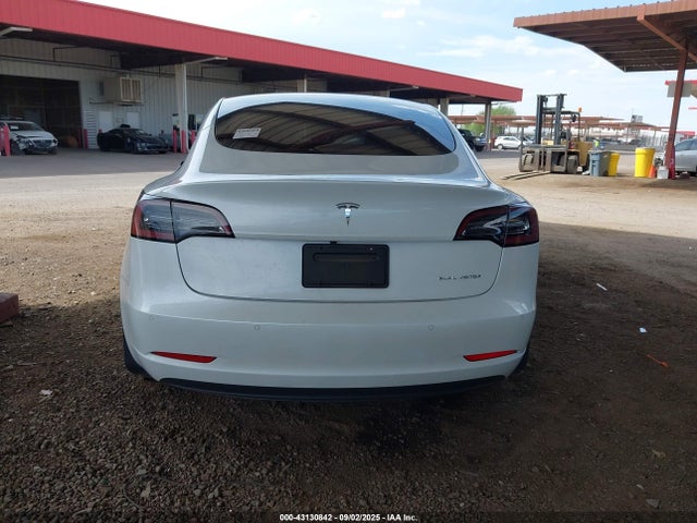5YJ3E1EB0NF256324 Tesla MODEL 3