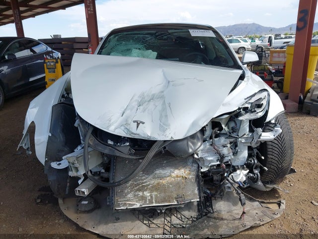 5YJ3E1EB0NF256324 Tesla MODEL 3