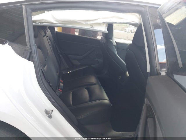 5YJ3E1EB0NF256324 Tesla MODEL 3