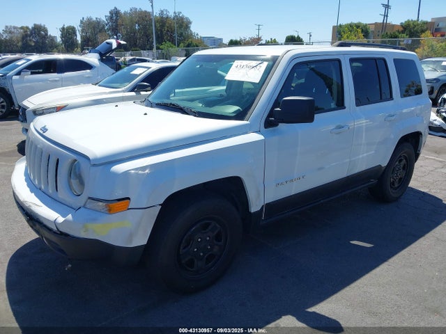 Jeep Patriot 2015 1C4NJPBB9FD377518 Image 2