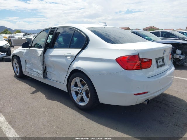 BMW 320i 2015 WBA3B1G50FNT02170 Image 3