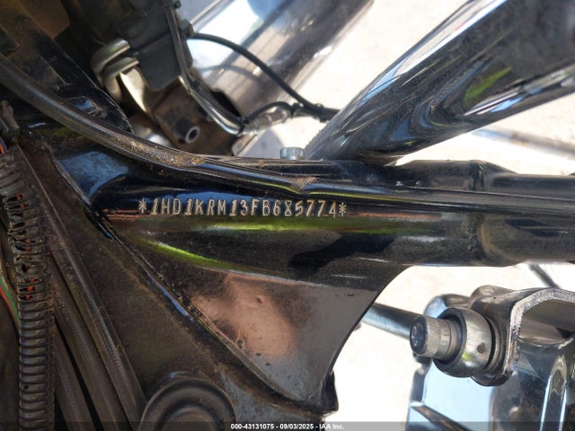 Harley-Davidson Street Glide Special 2015 1HD1KRM13FB685774 Image 10