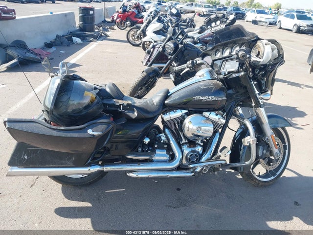 Harley-Davidson Street Glide Special 2015 1HD1KRM13FB685774 Image 12