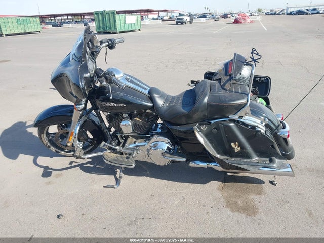 Harley-Davidson Street Glide Special 2015 1HD1KRM13FB685774 Image 13