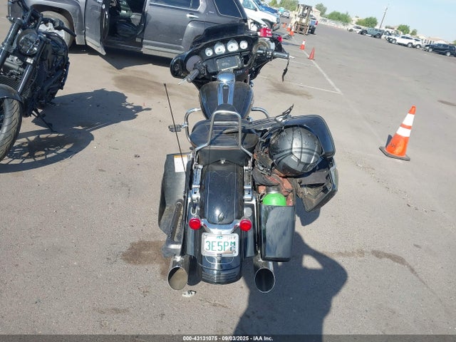 Harley-Davidson Street Glide Special 2015 1HD1KRM13FB685774 Image 6