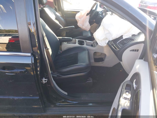 2C4RDGCG9HR581156 Dodge Grand Caravan