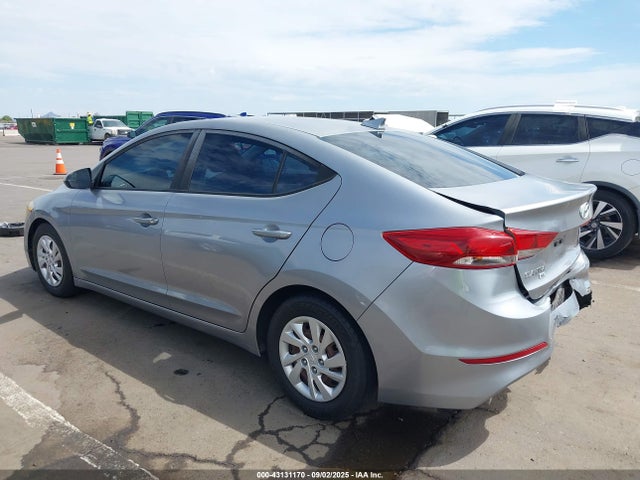 Hyundai Elantra 2017 5NPD74LF1HH063871 Image 3