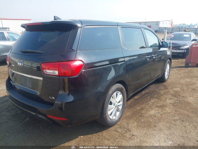 KNDMB5C17H6217812 KIA 2017