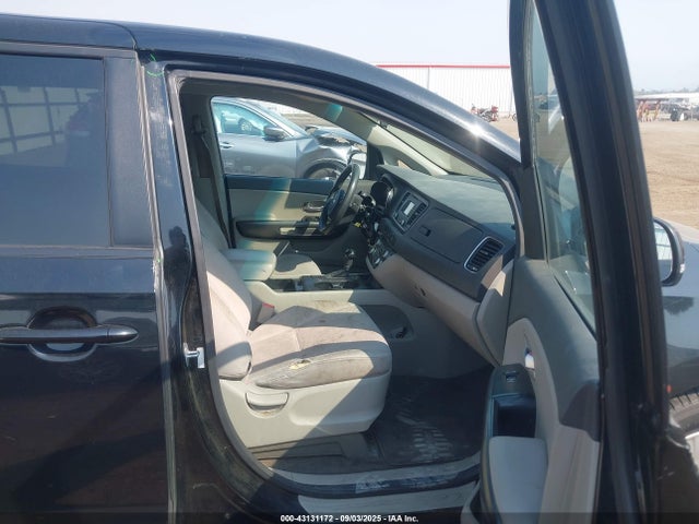KNDMB5C17H6217812 KIA 2017