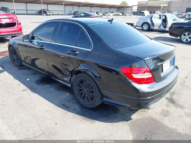Продажа на аукционе авто 2012 Mercedes-benz C 300 Sport 4matic, vin: WDDGF8BB4CR231550, номер лота: 43131175