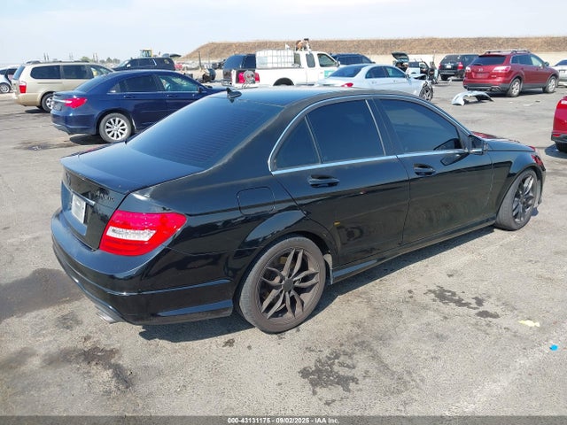 Продажа на аукционе авто 2012 Mercedes-benz C 300 Sport 4matic, vin: WDDGF8BB4CR231550, номер лота: 43131175