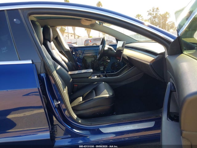 2018 TESLA MODEL 3 5YJ3E1EA8JF036835 Photo 4