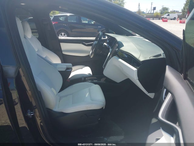 2020 TESLA MODEL X 5YJXCBE23LF242783 Photo 4
