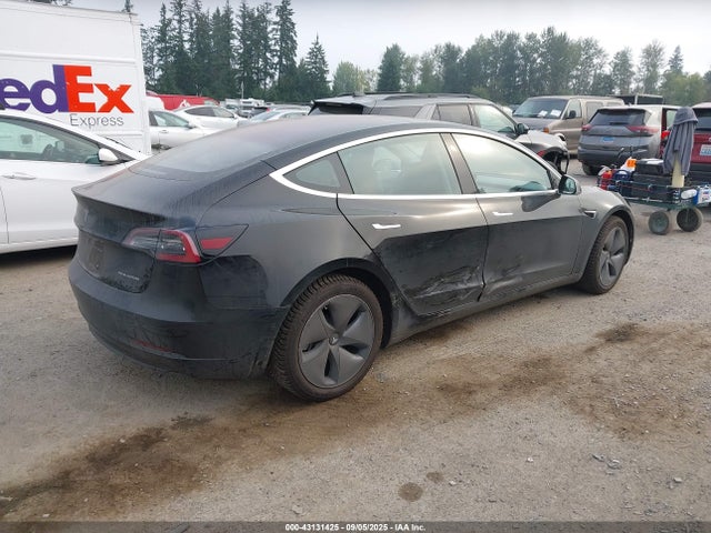 2018 TESLA MODEL 3 5YJ3E1EBXJF130840 Photo 3