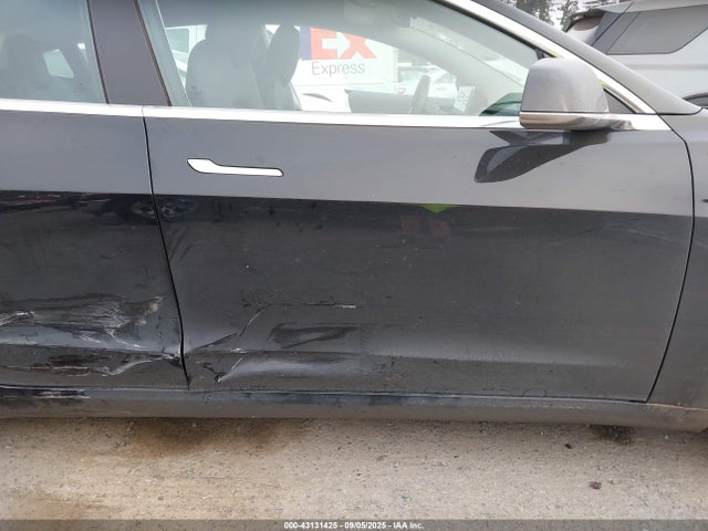 2018 TESLA MODEL 3 5YJ3E1EBXJF130840 Photo 5
