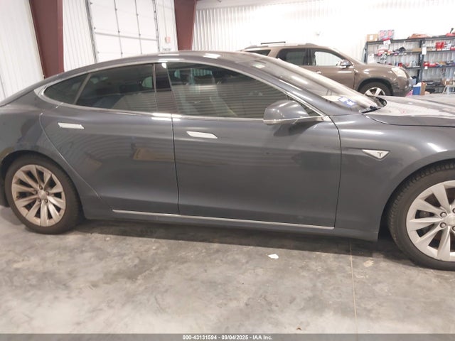 Tesla 3 phase a/c induction (dual motor) 2016 5YJSA1E29GF145961 Image 13