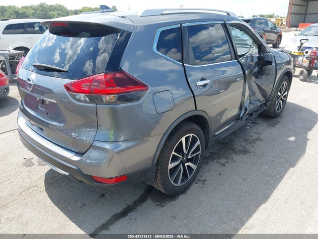JN8AT2MV4JW305467 Nissan 2018